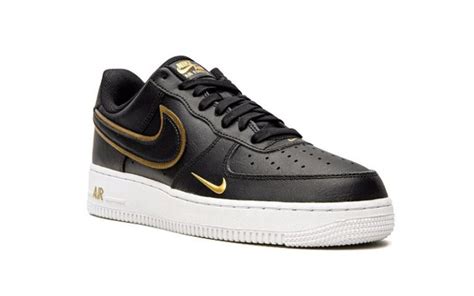 nike air force 1 zwart goud dames|zwarte nike air force 1.